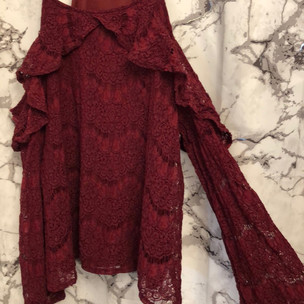 Cold shoulder lace top